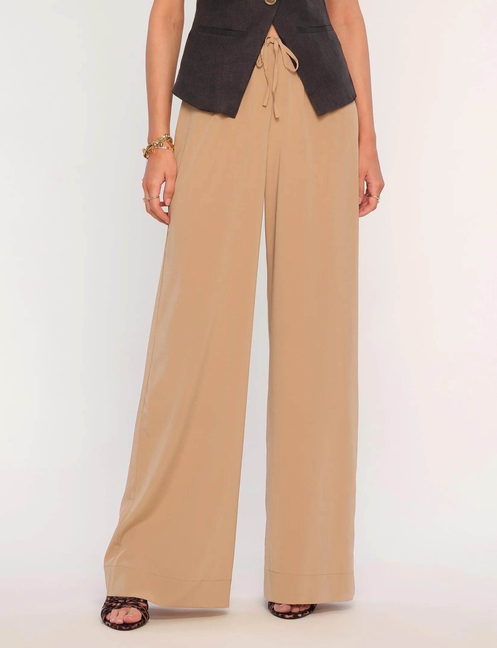 Halle Pant
