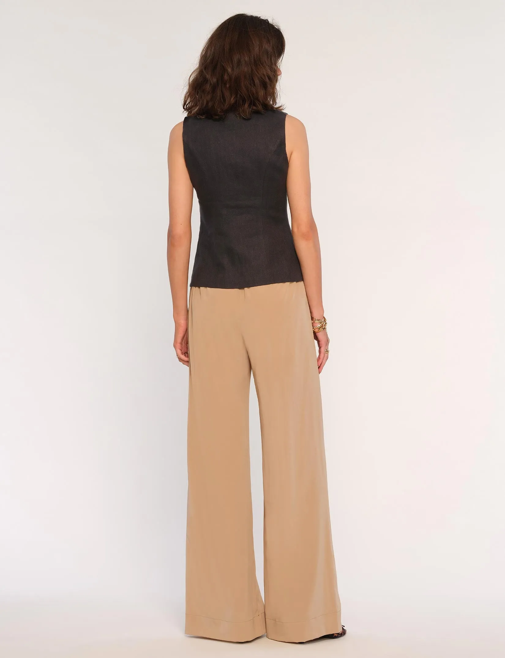 Halle Pant